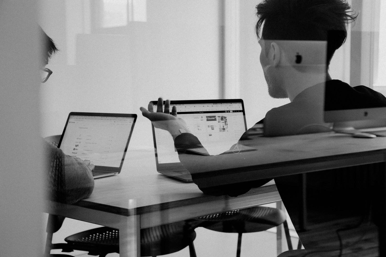 火狐彩票 — 足球比赛对抗画面